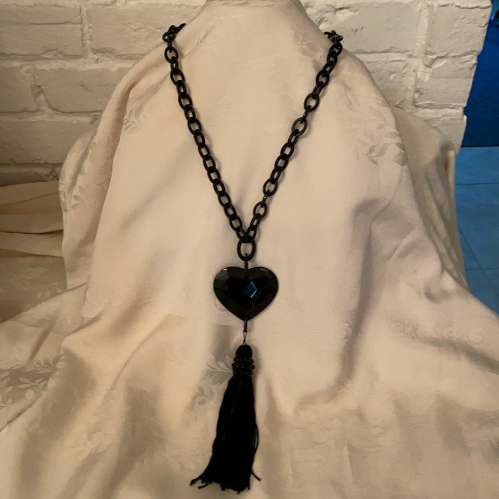 🎉3 for $30.🎉 Lightweight long necklace w/heart pendant (OLCC-AF)